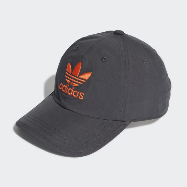 Cappello adidas hotsell nero e dorato